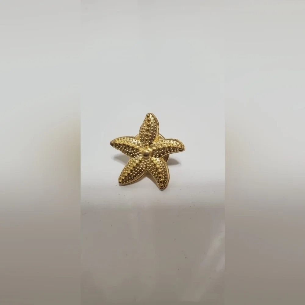 Starfish Light Gold Coat Pin Brooch 🌴